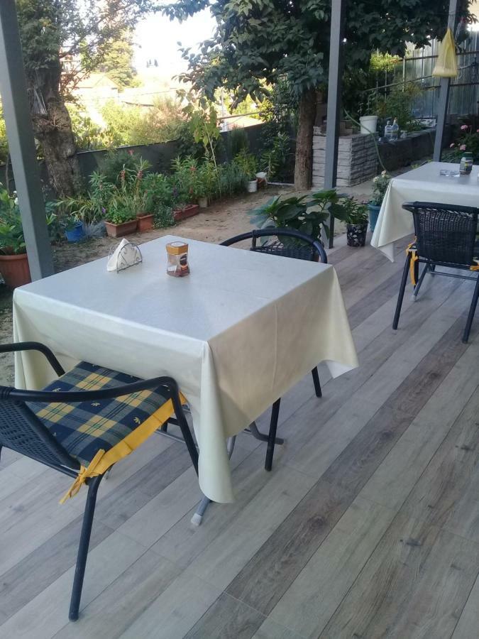 Apartment Giorgi In Szenaki Kültér fotó